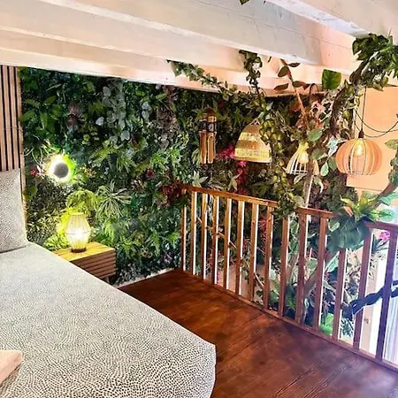 Jungle Avec Jaccuzi شقة