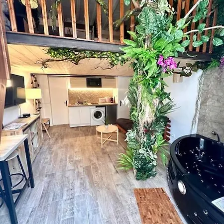 Jungle Avec Jaccuzi نيس